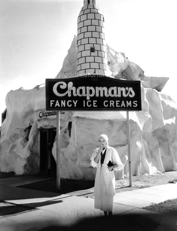 Chapmans Fancy Ice Creams 1932.jpg